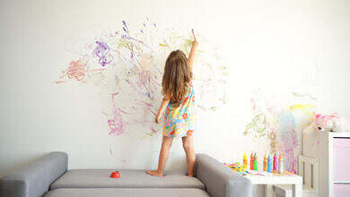 بقع الجدران