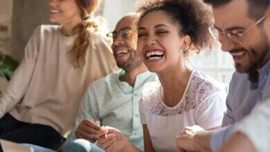 الضحك والأصدقاء