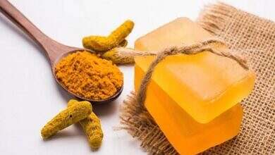 طريقة-عمل-صابونة-الكركم-لتفتيح-البشرة