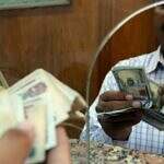 استقرار حذر في سوق الصرف.. أسعار الريال السعودي والدولار مقابل الجنيه المصري اليوم الثلاثاء