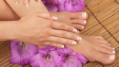 المانيكير والبديكير في المنزل