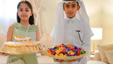 الأطفال يشاركون في تجهيزات عيد الفطر