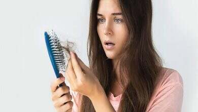 تساقط شعر الأم المرضعة