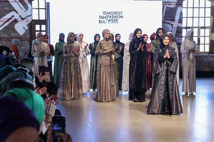 أسبوع-الموضة-المحتشمة-في-أبريل-2025-في-جزيرة-السعديات1