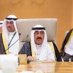 في القمة الخليجية الأمريكية.. أمير الكويت يصحح عبارة حول الحوثيين ومحمد بن سلمان يعيد له الكلمة