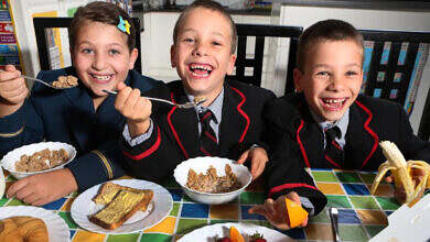 فطور غني بالفيتامينات للاطفال