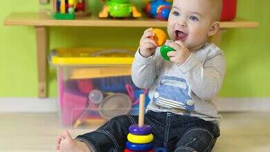 أنشطة منزلية تعليمية ممتعة للأطفال من عمر سنة