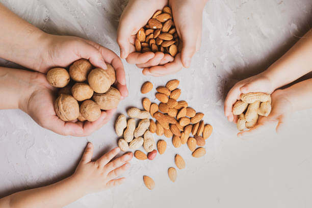 المكسرات والأطفال