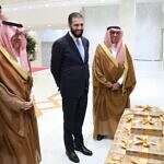 اجتماع مثير بين وفد سعودي وأحمد الشرع في قصر الشعب