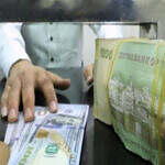 الريال اليمني يقفز بقوة في عدن: الدولار يهبط إلى 240.6 والريال السعودي إلى 395