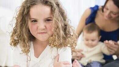 24087-نصائح-للتعامل--مع-الغيرة-عند-الأطفال