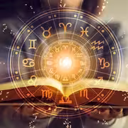 خريطة الفلك ليوم الخميس.. مفاجآت مذهلة تنتظر هذه الأبراج وانفراجة مالية كبرى في الطريق