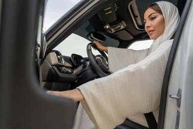 سيارات نسائية في الخليج
