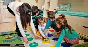 ألعاب أطفال منزلية