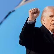 ترامب يتوعد إيران بـ "قصف مكثف" ويطلق تحالفاً دولياً لحماية مضيق هرمز: "سنغرق سفنهم بطريقة أو بأخرى"