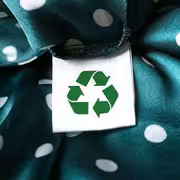 الأناقة الواعية تجتاح الخليج.. كيف تحول "الموضة المستدامة" خزانة ملابسك إلى استثمار رابح في 2026؟