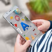 وداعاً للدروس المملة.. أفضل تطبيقات تعليمية مجانية للأطفال في 2026 تحول هاتفك إلى مدرسة ذكية