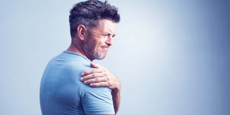 ألم الكتف عند النوم عليه